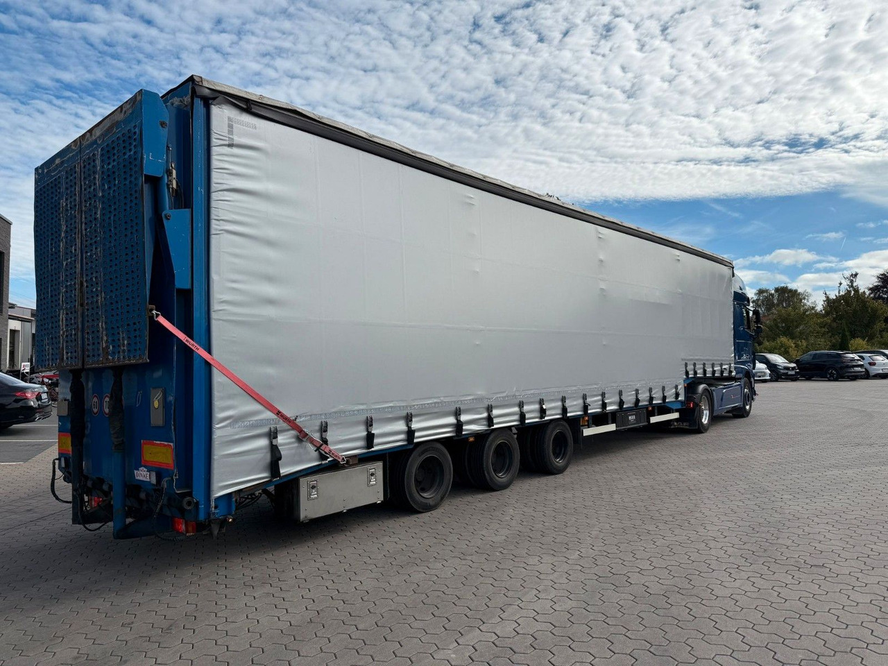 Dinkel Gabelstapler-Transporter mit Rampe - Curtainsider semi-trailer: picture 3 Dinkel Gabelstapler-Transporter mit Rampe - Curtainsider semi-trailer: picture 3