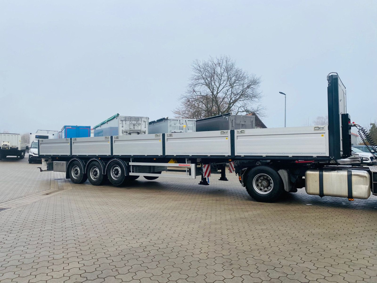 Kässbohrer Bordwandauflieger Twistlocks - Dropside/ Flatbed semi-trailer: picture 2 Kässbohrer Bordwandauflieger Twistlocks - Dropside/ Flatbed semi-trailer: picture 2