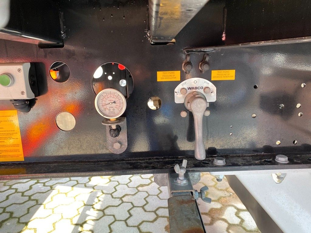 New Dropside/ Flatbed semi-trailer Kässbohrer Bordwandauflieger Twistlocks: picture 10