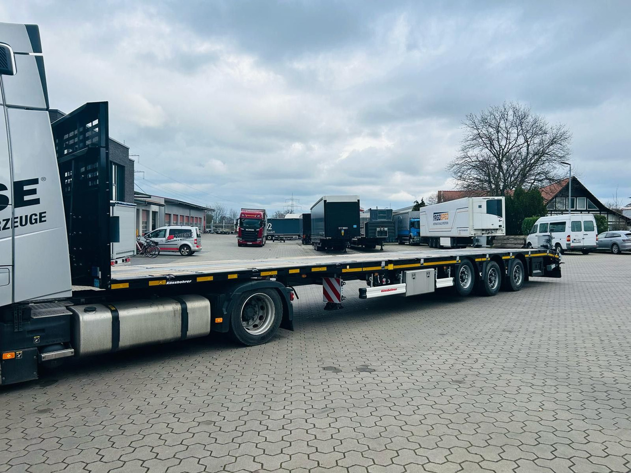 Kässbohrer SPS Mega Schwerlast Plattform Lenkachse - Dropside/ Flatbed semi-trailer: picture 3 Kässbohrer SPS Mega Schwerlast Plattform Lenkachse - Dropside/ Flatbed semi-trailer: picture 3