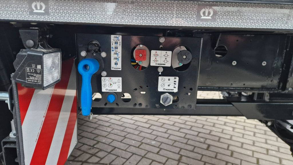 New Dropside/ Flatbed semi-trailer Krone Plateau-Auflieger - Lenkachse + Stapleraufnahme: picture 11