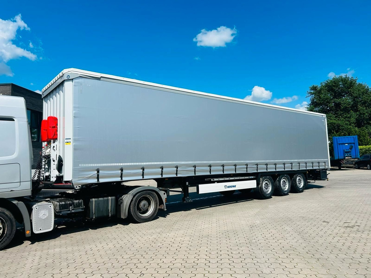 Krone SDP 27 Schiebeplanen - 2 Stück sofort verfügbar! - Curtainsider semi-trailer: picture 1 Krone SDP 27 Schiebeplanen - 2 Stück sofort verfügbar! - Curtainsider semi-trailer: picture 1