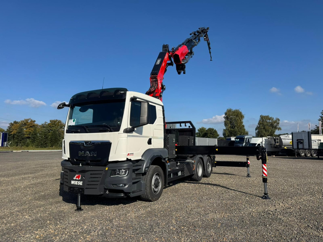 MAN 26.470 6x4-4 Hydrodrive Fassi Kran F545 Jib - Dropside/ Flatbed truck, Crane truck: picture 1 MAN 26.470 6x4-4 Hydrodrive Fassi Kran F545 Jib - Dropside/ Flatbed truck, Crane truck: picture 1