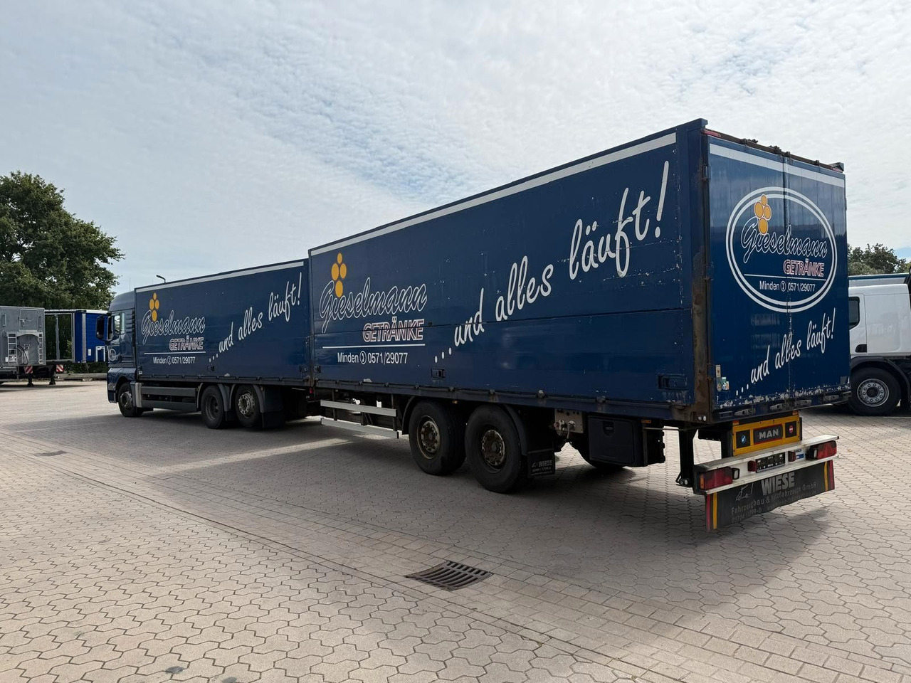 MAN TGA Schwenkwand-Getränkeaufbau incl. Anhänger - Beverage truck: picture 4 MAN TGA Schwenkwand-Getränkeaufbau incl. Anhänger - Beverage truck: picture 4