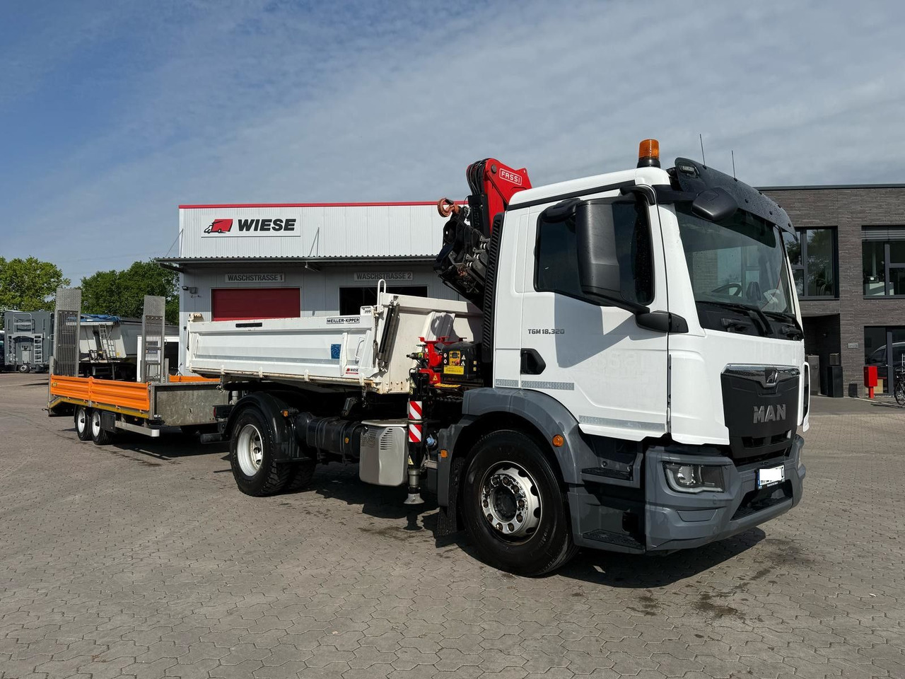 MAN TGM 18.320 4x2 BB Kran Fassi F135 Kipper Meiller - Crane truck: picture 1 MAN TGM 18.320 4x2 BB Kran Fassi F135 Kipper Meiller - Crane truck: picture 1