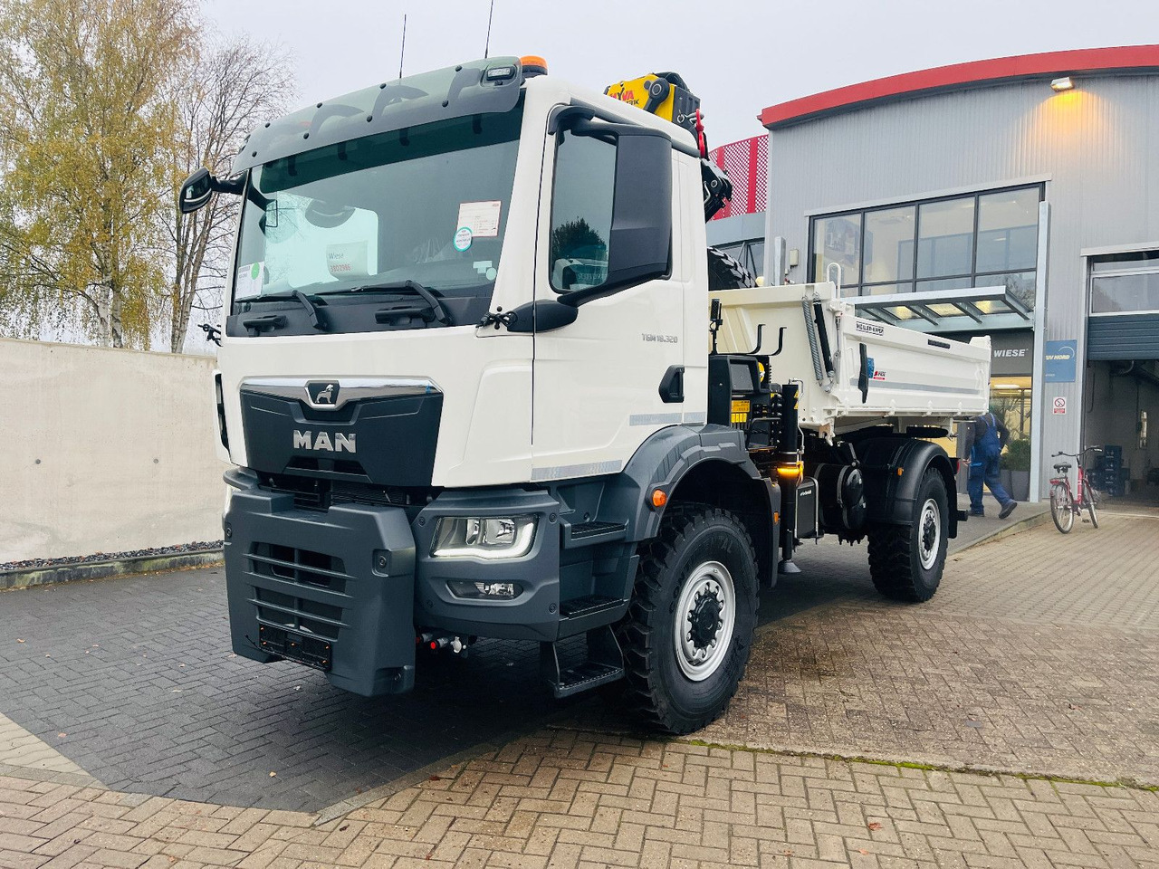 MAN TGM 18.320 4x4 BB Kipper Kran 131 Single Winter - Tipper, Crane truck: picture 2 MAN TGM 18.320 4x4 BB Kipper Kran 131 Single Winter - Tipper, Crane truck: picture 2
