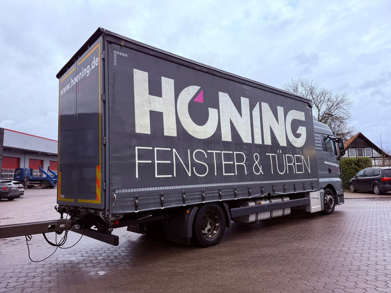 MAN TGX 18.440 LL Volumen LKW mit Staplerhalterung MAN TGX 18.440 LL Volumen LKW mit Staplerhalterung - Curtainsider truck: picture 4 MAN TGX 18.440 LL Volumen LKW mit Staplerhalterung MAN TGX 18.440 LL Volumen LKW mit Staplerhalterung - Curtainsider truck: picture 4