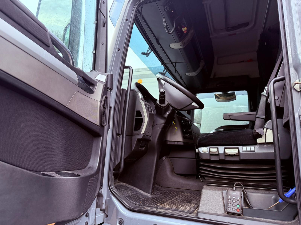 MAN TGX 18.440 LL Volumen LKW mit Staplerhalterung MAN TGX 18.440 LL Volumen LKW mit Staplerhalterung - Curtainsider truck: picture 5 MAN TGX 18.440 LL Volumen LKW mit Staplerhalterung MAN TGX 18.440 LL Volumen LKW mit Staplerhalterung - Curtainsider truck: picture 5