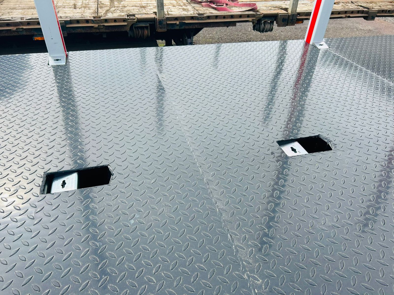 Timber semi-trailer PAVIC PRSH27 Plateau Rungen Schnellwechselsystem: picture 6