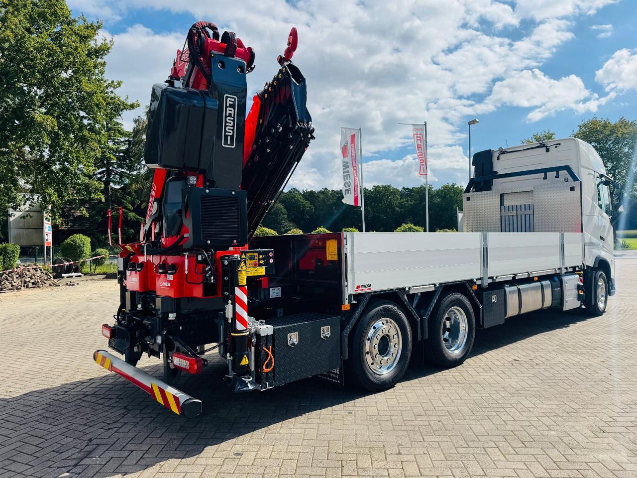 Volvo FH 500 6x2 Container Fassi F545 Heck 360° 100% - Crane truck, Dropside/ Flatbed truck: picture 5 Volvo FH 500 6x2 Container Fassi F545 Heck 360° 100% - Crane truck, Dropside/ Flatbed truck: picture 5