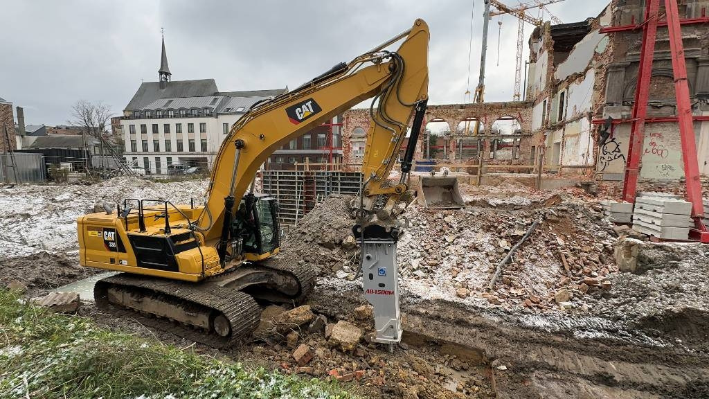 AJCE AB1500M 4400kg HAMMER/ ROCKBREAKER - Hydraulic hammer for Construction machinery: picture 1 AJCE AB1500M 4400kg HAMMER/ ROCKBREAKER - Hydraulic hammer for Construction machinery: picture 1