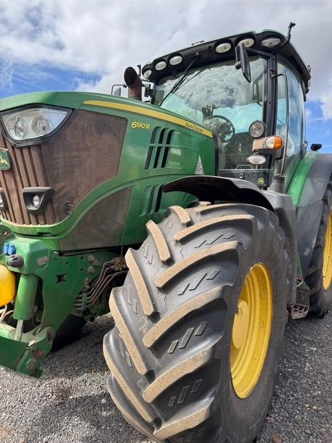 JOHN DEERE 6190R - Farm tractor: picture 1 JOHN DEERE 6190R - Farm tractor: picture 1