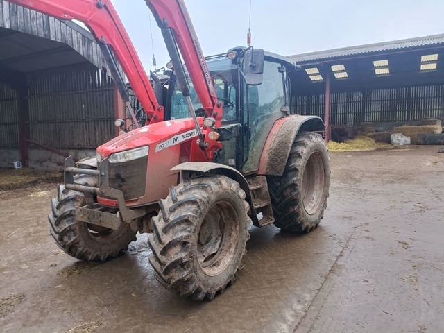MASSEY FERGUSON 5711M - Farm tractor: picture 1 MASSEY FERGUSON 5711M - Farm tractor: picture 1