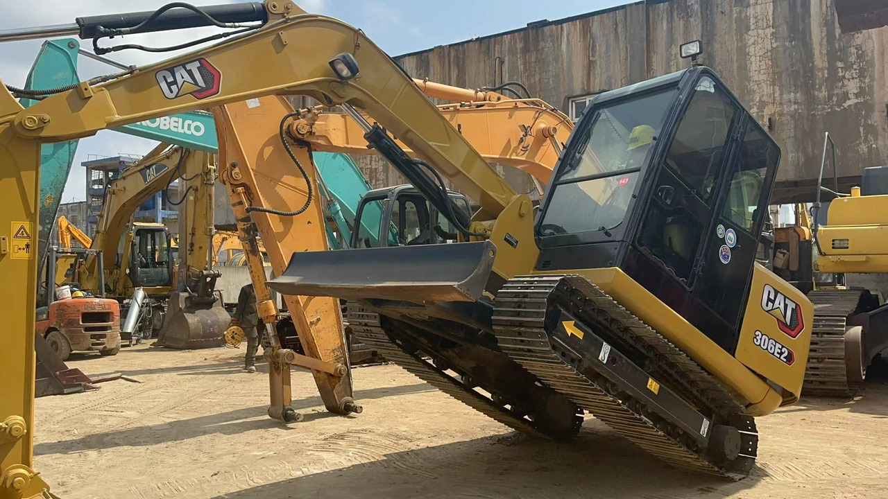 CATERPILLAR 306E2 - Mini excavator: picture 1 CATERPILLAR 306E2 - Mini excavator: picture 1