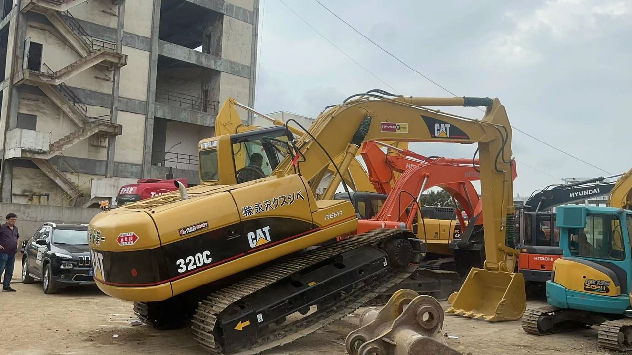 CATERPILLAR 320CL - Crawler excavator: picture 2 CATERPILLAR 320CL - Crawler excavator: picture 2