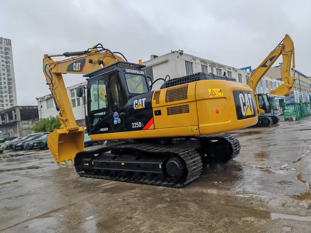 CATERPILLAR 325D - Crawler excavator: picture 1 CATERPILLAR 325D - Crawler excavator: picture 1