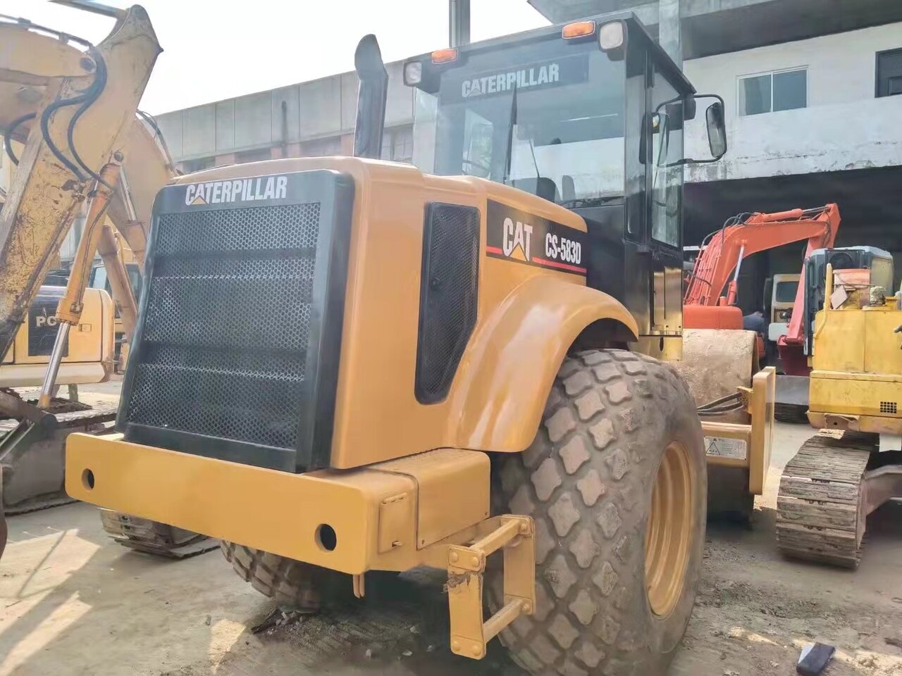 CATERPILLAR CS583D - Roller: picture 3 CATERPILLAR CS583D - Roller: picture 3