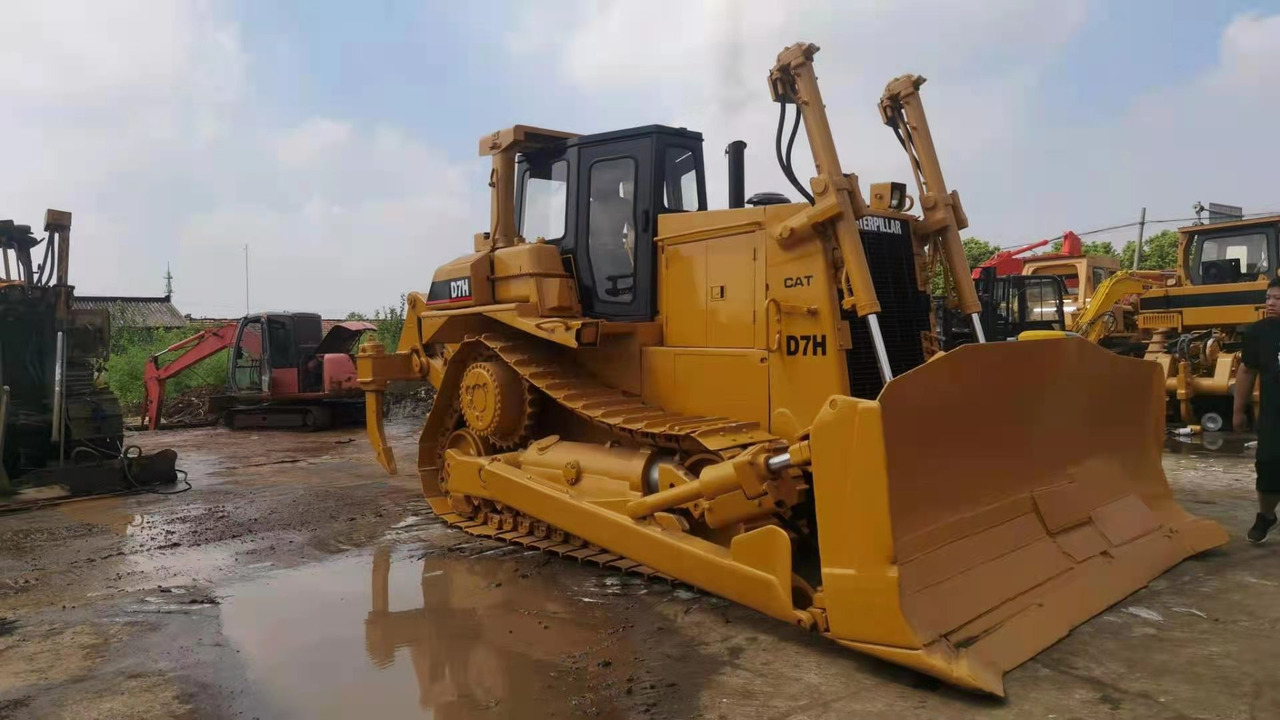 CATERPILLAR D7H - Bulldozer: picture 3 CATERPILLAR D7H - Bulldozer: picture 3