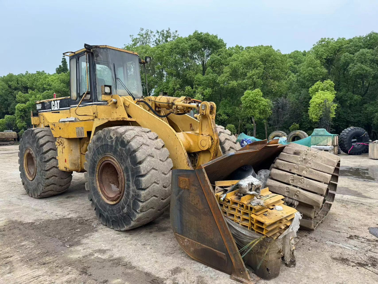 CATERPILLAR 966F - Construction machinery: picture 3 CATERPILLAR 966F - Construction machinery: picture 3