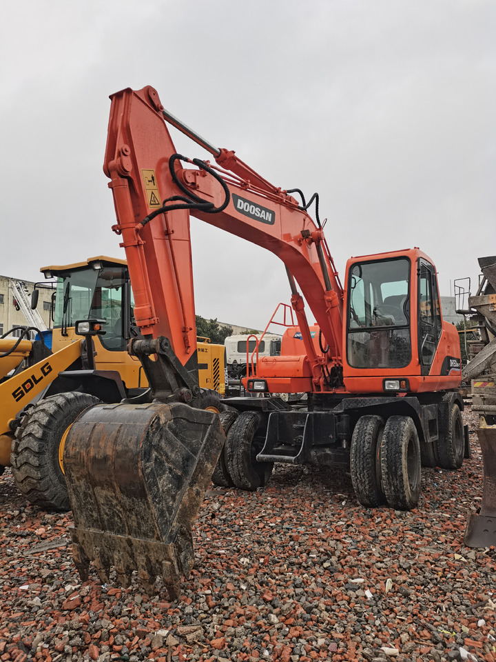 DOOSAN DH150W-7 - Wheel excavator: picture 2 DOOSAN DH150W-7 - Wheel excavator: picture 2