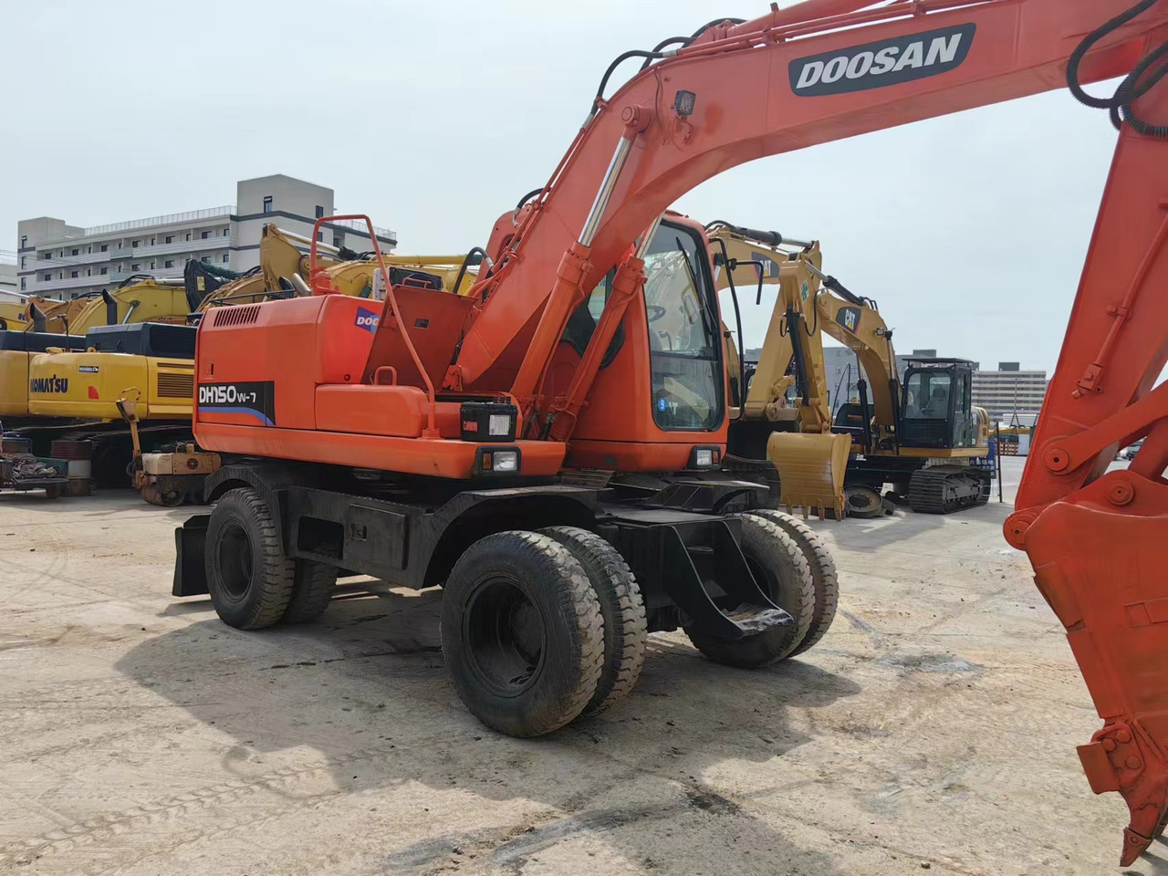 DOOSAN DH150W-7 - Wheel excavator: picture 3 DOOSAN DH150W-7 - Wheel excavator: picture 3