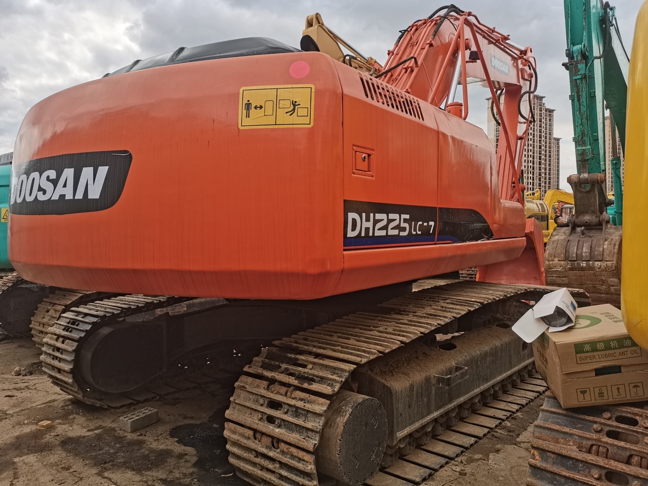 DOOSAN DH225LC-7 - Crawler excavator: picture 1 DOOSAN DH225LC-7 - Crawler excavator: picture 1