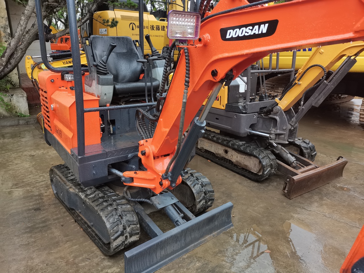 DOOSAN DX18 - Mini excavator: picture 4 DOOSAN DX18 - Mini excavator: picture 4
