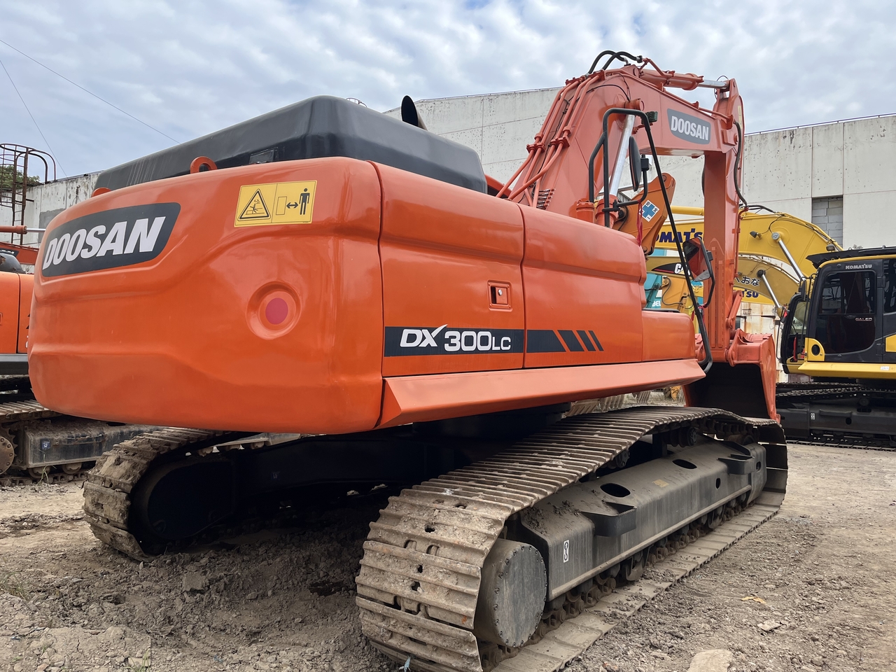 DOOSAN DX300 - Crawler excavator: picture 3 DOOSAN DX300 - Crawler excavator: picture 3