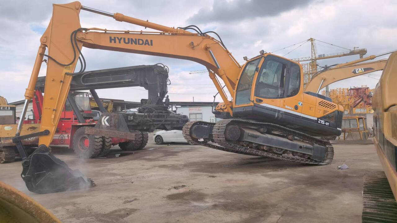 HYUNDAI R215-9T - Crawler excavator: picture 4 HYUNDAI R215-9T - Crawler excavator: picture 4