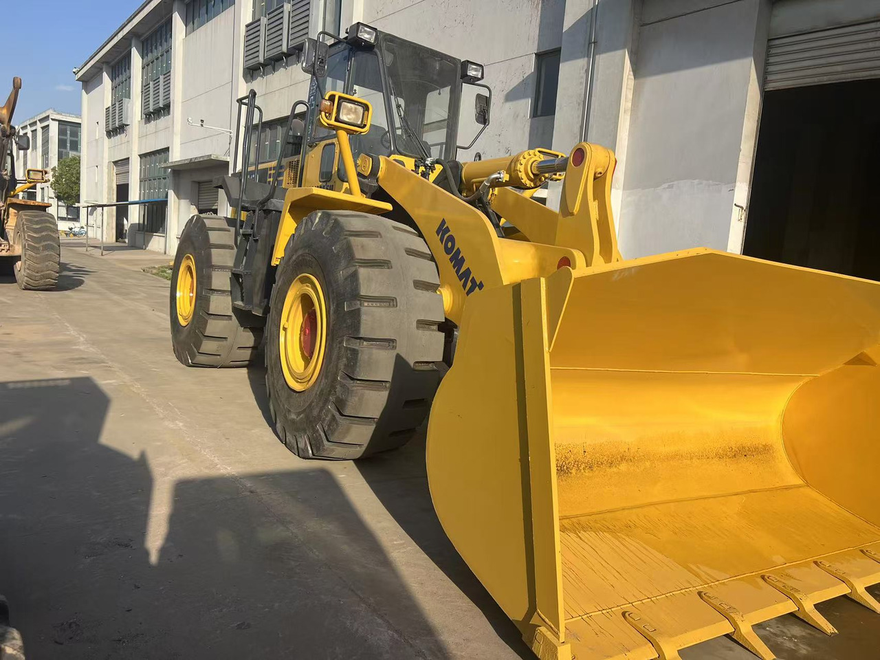 Komatsu WA470-3 - Wheel loader: picture 2 Komatsu WA470-3 - Wheel loader: picture 2