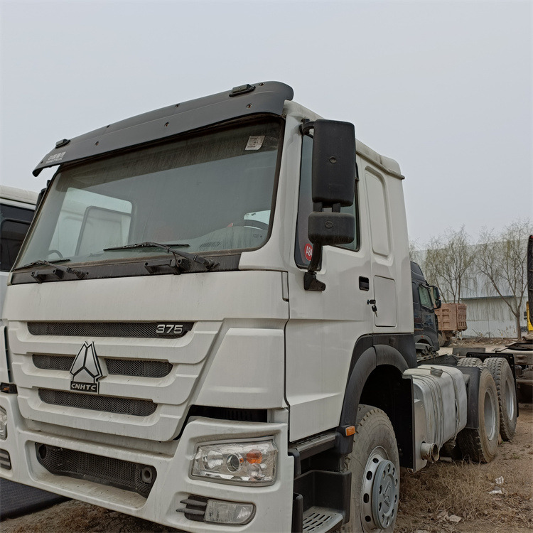 HOWO 6x4 375hp tractor - Tractor unit: picture 2 HOWO 6x4 375hp tractor - Tractor unit: picture 2