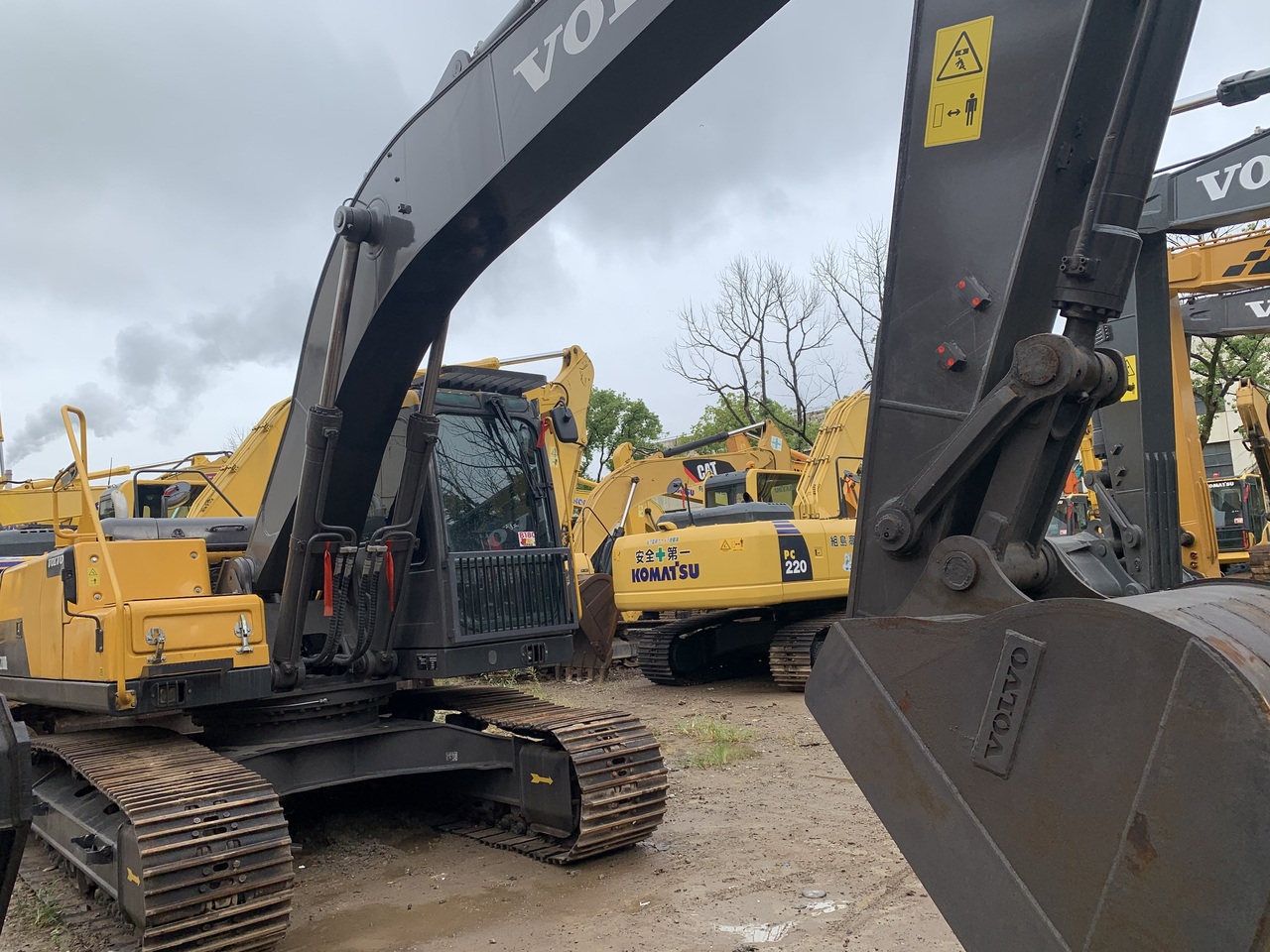 VOLVO EC200DL - Crawler excavator: picture 2 VOLVO EC200DL - Crawler excavator: picture 2