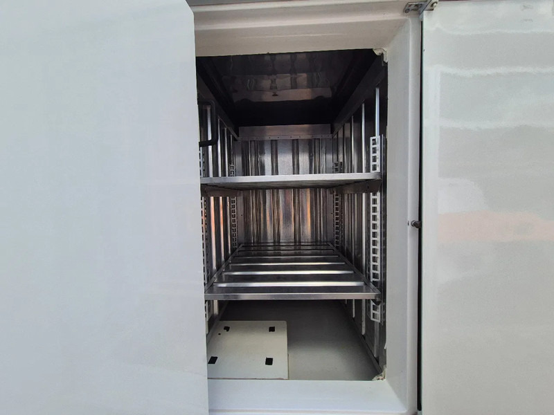 Refrigerated van Mercedes-Benz Sprinter 310 CDI 5+5 Turen TIEFFROST -40C Carlsen Baltic EURO 5 EIS: picture 16 Refrigerated van Mercedes-Benz Sprinter 310 CDI 5+5 Turen TIEFFROST -40C Carlsen Baltic EURO 5 EIS: picture 16