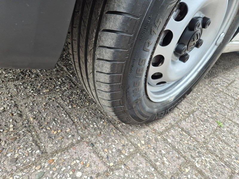 Small van Volkswagen Caddy Maxi 1.6 TDI 75KW Euro 5L Airco: picture 7 Small van Volkswagen Caddy Maxi 1.6 TDI 75KW Euro 5L Airco: picture 7