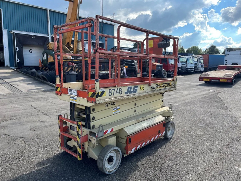 JLG 2646-E !!! LOW HOURS !!! - Scissor lift: picture 3 JLG 2646-E !!! LOW HOURS !!! - Scissor lift: picture 3