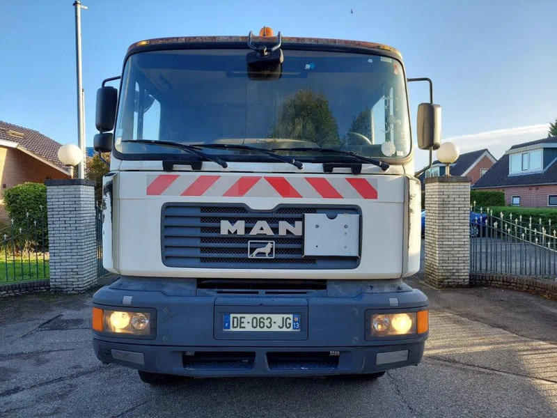 Vacuum truck MAN 33 33.360: picture 6
