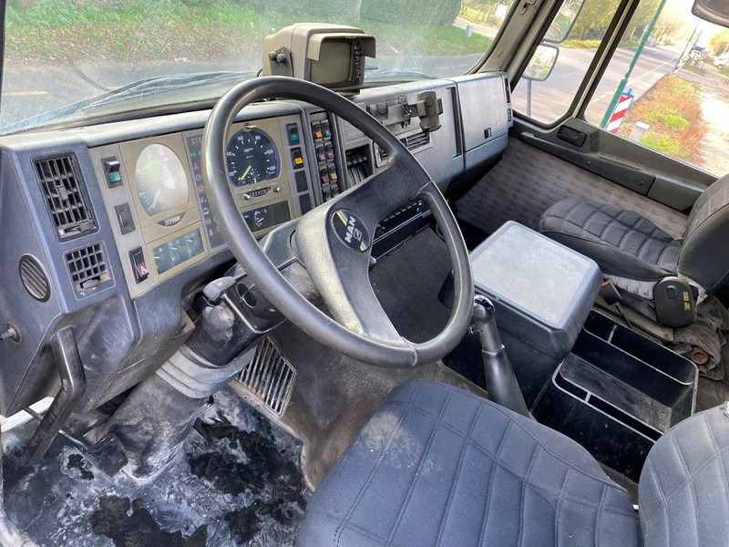 Tipper MAN 35 35.322 HOLLAND TRUCK FULL STEEL SPRING MANUAL ZF GEARBOX no 372: picture 19