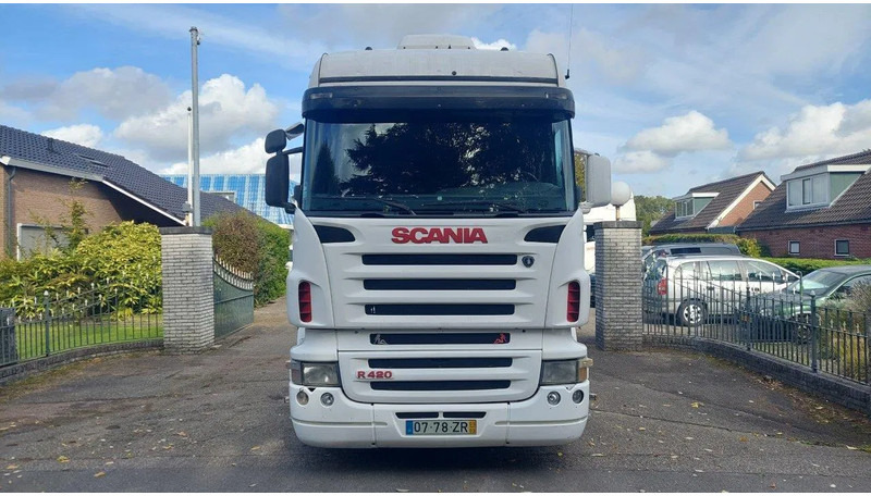 Scania R420 4x2 MANUAL GEARBOX RETARDER - Tractor unit: picture 5 Scania R420 4x2 MANUAL GEARBOX RETARDER - Tractor unit: picture 5