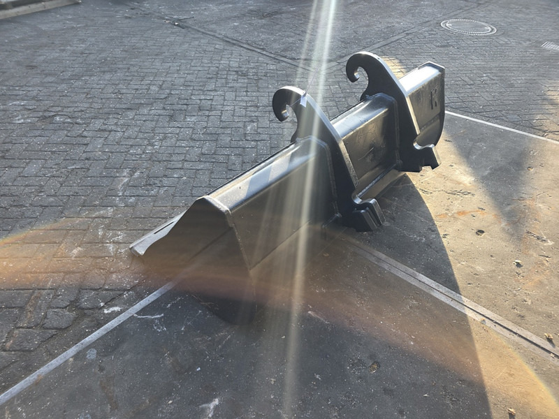 Brede bak slotenbak cw 30 cw40 kofferbak verachtert cw 30 cw40 - Bucket for Construction machinery: picture 4 Brede bak slotenbak cw 30 cw40 kofferbak verachtert cw 30 cw40 - Bucket for Construction machinery: picture 4