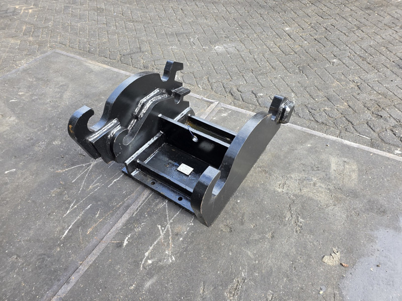 Kopplaat cw40 cw 45 adaptor plate cw45 cw 40 verachtert - Quick coupler for Construction machinery: picture 3 Kopplaat cw40 cw 45 adaptor plate cw45 cw 40 verachtert - Quick coupler for Construction machinery: picture 3