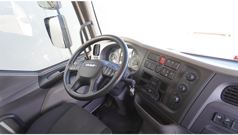 Curtainsider truck DAF LF 180 CLOSED/CURTAINSIDE 438.000KM: picture 6