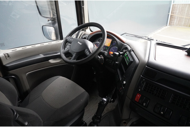 Interior photo 1: Crane truck DAF XF 460 6X2 OPEN BOX WITH PALFINGER PK 50002 CRANE Interior photo 1: Crane truck DAF XF 460 6X2 OPEN BOX WITH PALFINGER PK 50002 CRANE