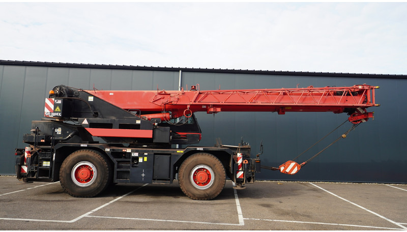 Tadano-Faun GR-300EX WITH JIB 4X4X4 ROUGH TERRAIN CRANE - Crane truck: picture 2 Tadano-Faun GR-300EX WITH JIB 4X4X4 ROUGH TERRAIN CRANE - Crane truck: picture 2