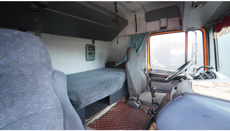 DAF XF 95.380 SC MANUAL GEARBOX - Tractor unit: picture 5 DAF XF 95.380 SC MANUAL GEARBOX - Tractor unit: picture 5