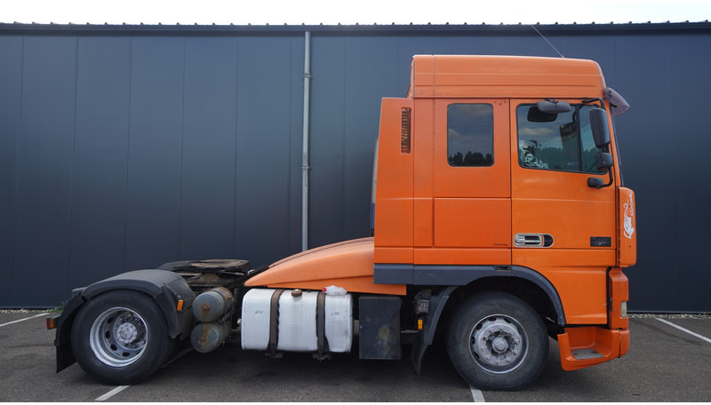 DAF XF 95.380 SC MANUAL GEARBOX - Tractor unit: picture 2 DAF XF 95.380 SC MANUAL GEARBOX - Tractor unit: picture 2