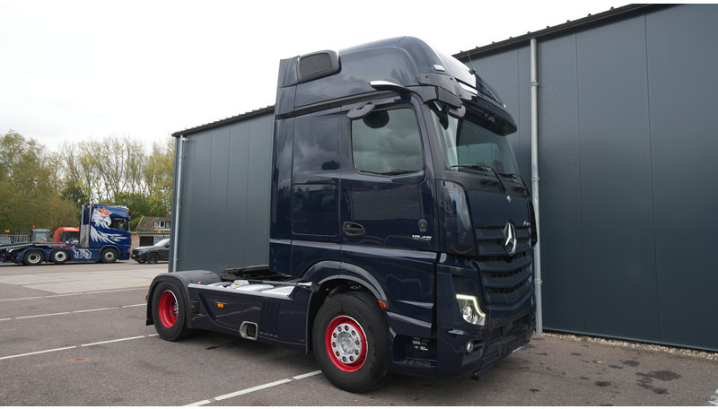 Mercedes-Benz ACTROS 1945 GIGASPACE 709.200KM - Tractor unit: picture 4 Mercedes-Benz ACTROS 1945 GIGASPACE 709.200KM - Tractor unit: picture 4