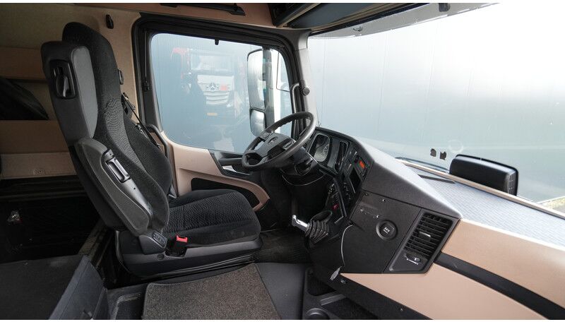 Mercedes-Benz Actros 1942 tractor unit - Tractor unit: picture 5 Mercedes-Benz Actros 1942 tractor unit - Tractor unit: picture 5