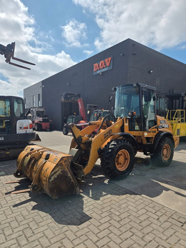Wheel loader Case 221D: picture 1