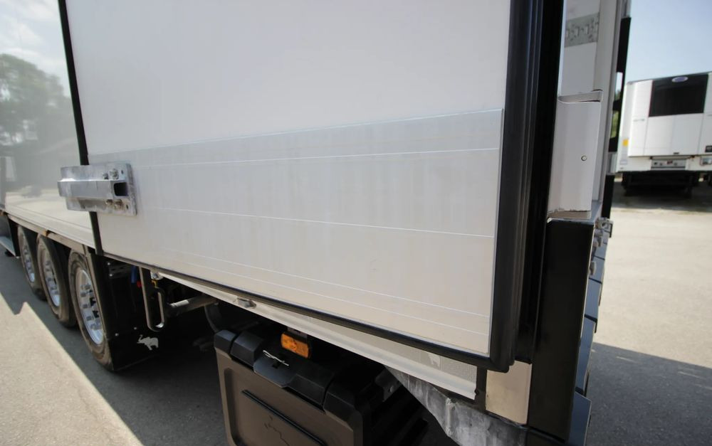 Schmitz Cargobull FP 60 V7 Thermo King SLXi 300 / TYLKO 3 566 MTG** / JAK NOWA / ŚCIANA 7 CM / - Refrigerator semi-trailer: picture 5 Schmitz Cargobull FP 60 V7 Thermo King SLXi 300 / TYLKO 3 566 MTG** / JAK NOWA / ŚCIANA 7 CM / - Refrigerator semi-trailer: picture 5