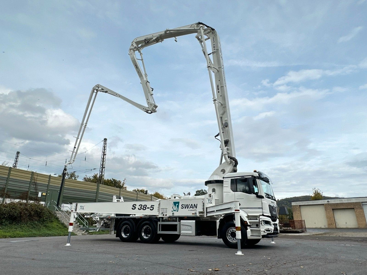 MAN TGS 26.510 6x4 SWAN TSP 38-5 160RZ ( 38m ) - Concrete mixer truck: picture 1 MAN TGS 26.510 6x4 SWAN TSP 38-5 160RZ ( 38m ) - Concrete mixer truck: picture 1